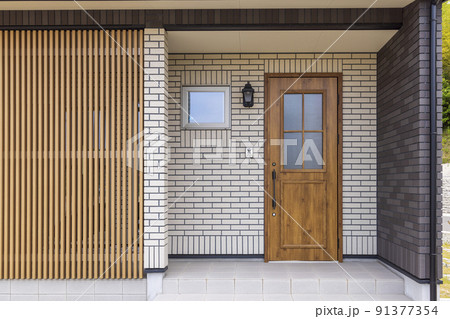 住宅イメージ　新築住宅　玄関 91377354
