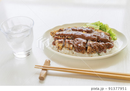 兵庫県加古川名物箸で食べるかつめし 91377951