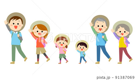 元気にハイキングへ行く家族 91387069