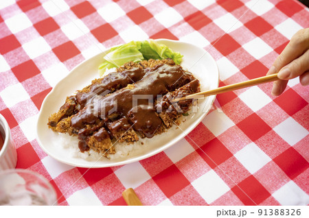 兵庫県加古川の名物箸で食べるかつめし箸上げ 兵庫県加古川の名物箸で食べるかつめし箸上げ 91388326