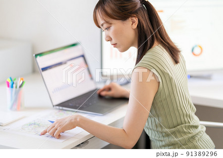 総務　経理　事務職　営業事務　一般事務　事務スタッフ　表計算　グラフ 91389296