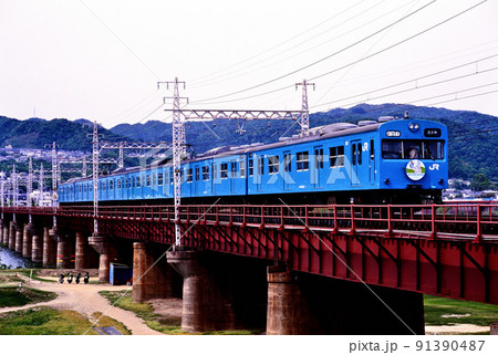 1999年 阪和線を走る103系普通電車6両の写真素材 [91390487] - PIXTA