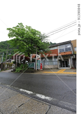 宮城 大崎 鳴子温泉 丸ポストのある風景(旧役場前) 宮城 大崎 鳴子温泉 丸ポストのある風景(旧役場前) 91390848
