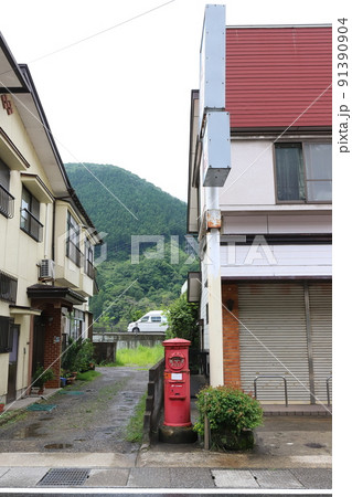 宮城 大崎 鳴子温泉 丸ポストのある風景(髙勘商店) 宮城 大崎 鳴子温泉 丸ポストのある風景(髙勘商店) 91390904