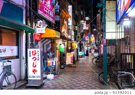 《東京都》池袋西口・夜の歓楽街 《東京都》池袋西口・夜の歓楽街 91392011