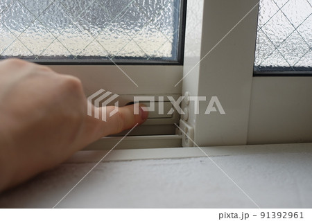 トイレの窓の鍵 91392961