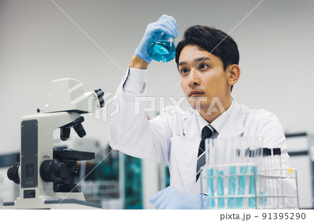 研究室　開発　実験室　臨床検査　バイオテクノロジー　新薬 91395290