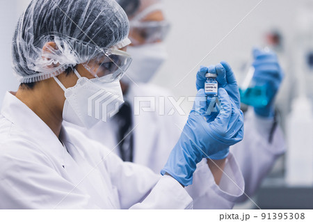 研究室　開発　実験室　臨床検査　バイオテクノロジー　新薬 91395308