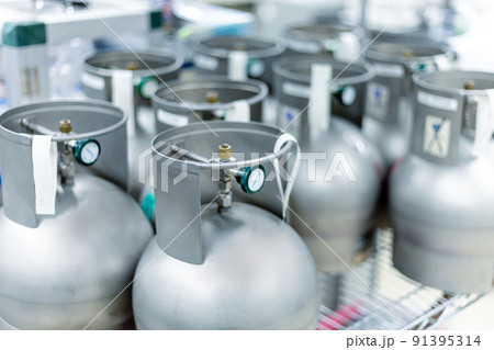 研究室 開発 実験室 液体窒素 研究室 開発 実験室 液体窒素 91395314