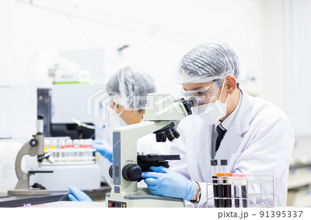 研究室　開発　実験室　臨床検査　血液検査　新薬 91395337