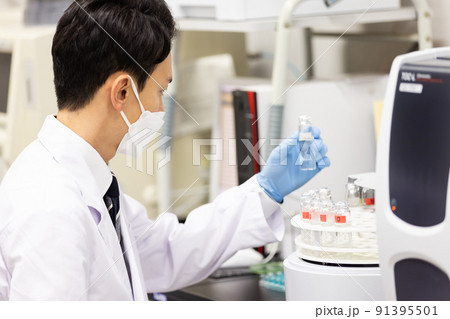 研究室　開発　実験室　臨床検査　バイオテクノロジー　新薬 91395501
