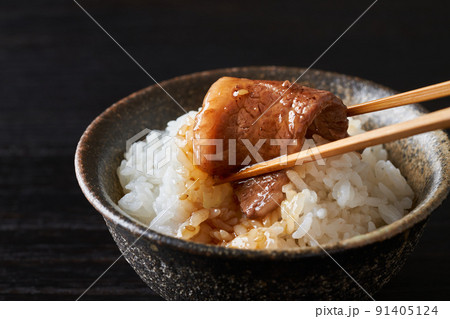 焼肉をごはんと食べる 91405124