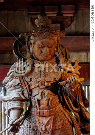 2022年5月10日 東大寺大仏殿の仏像 広目天像 91406866