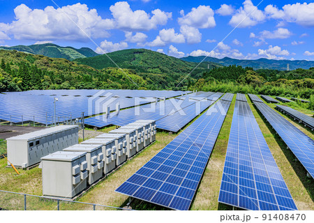 ソーラーパネルと変電設備 ソーラーパネルと変電設備 91408470