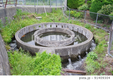 長野県の灌漑施設 西天竜幹線水路 円筒分水群「木下17号」 特徴的な灌漑施設 長野県の灌漑施設 西天竜幹線水路 円筒分水群「木下17号」 特徴的な灌漑施設 91409304