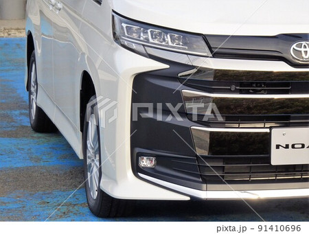 自動車イメージ トヨタ4代目ノアのフロントマスク 自動車イメージ トヨタ4代目ノアのフロントマスク 91410696