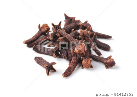 Handful of dried cloves 91412255