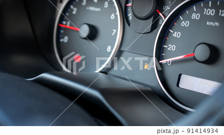 Gas gauge fuel empty. Petrol tank meter car indicator on dashboard. Low gasoline level. Fuel gauge gas. 91414934