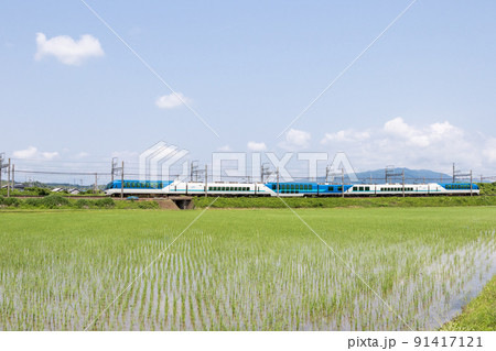 【近鉄名古屋線】田園地帯を駆け抜ける観光列車 【近鉄名古屋線】田園地帯を駆け抜ける観光列車 91417121