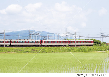 【近鉄名古屋線】田園地帯を駆け抜ける回送列車 【近鉄名古屋線】田園地帯を駆け抜ける回送列車 91417447