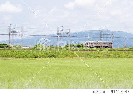 【関西本線】田園地帯を駆け抜ける回送列車 【関西本線】田園地帯を駆け抜ける回送列車 91417448