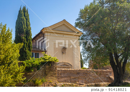 The ancient roman buildings on The Palatine Hill. 91418021