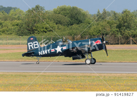 ヴォートF4U-4コルセア艦上戦闘機着陸 ヴォートF4U-4コルセア艦上戦闘機着陸 91419827