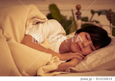 快眠する女性 快眠する女性 91420814