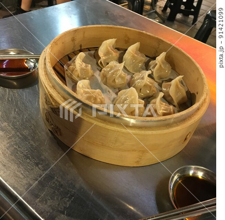 台湾のお店の小籠包 91421099