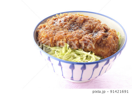 繊切りキャベツとソースカツの丼ぶり 繊切りキャベツとソースカツの丼ぶり 91421691