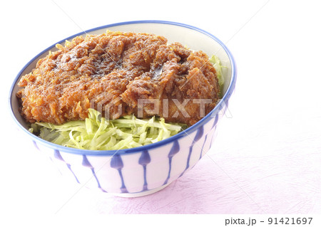繊切りキャベツとソースカツの丼ぶり 繊切りキャベツとソースカツの丼ぶり 91421697