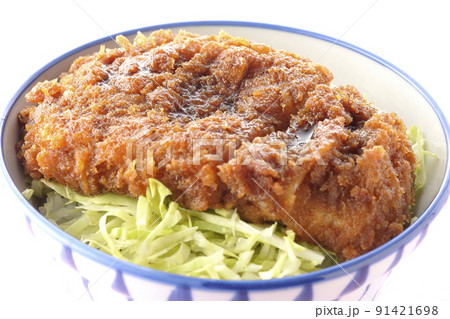 繊切りキャベツとソースカツの丼ぶり 繊切りキャベツとソースカツの丼ぶり 91421698