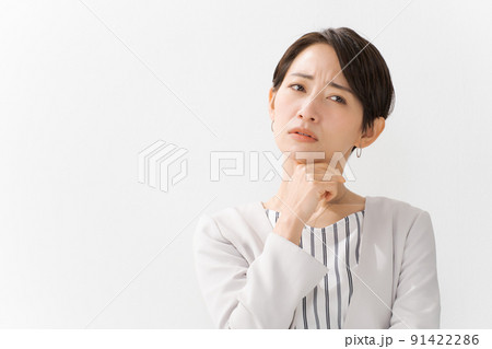 考える人 女性 考える人 女性 91422286