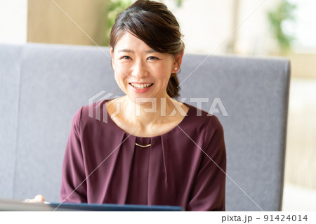 女性の活躍 91424014