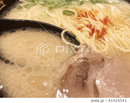 豚骨スープのラーメン 豚骨スープのラーメン 91424541