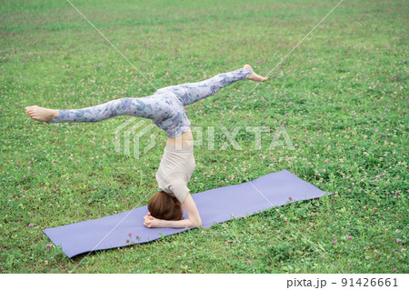 パークヨガ　ヘッドスタンド 91426661