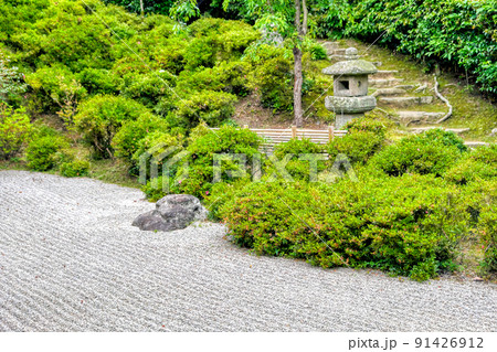 京都、一乗寺金福寺の境内 京都、一乗寺金福寺の境内 91426912