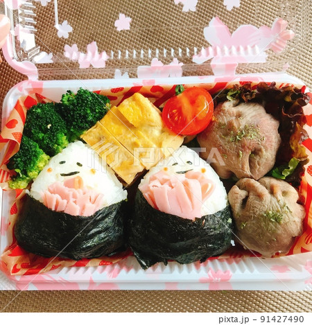 お花見に抱っこおにぎり弁当 91427490