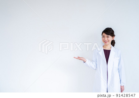 白衣の女性 白衣の女性 91428547