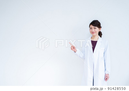 白衣の女性 白衣の女性 91428550