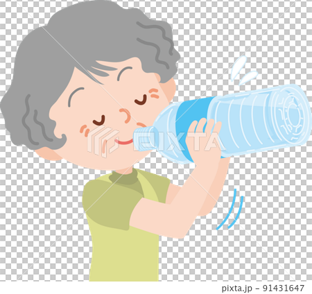 ペットボトルの水を飲む高齢女性 91431647