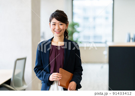 女性の活躍 91433412