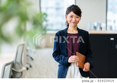 女性の活躍 91433414