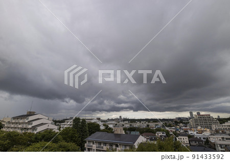 雨雲　 ゲリラ豪雨　雨 　雲　 低気圧　 雷雲　 91433592