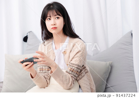 Asian girl living at home 91437224