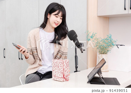 Asian girl living at home Asian girl living at home 91439051