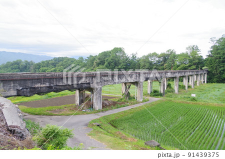 長野県の灌漑施設　西天竜幹線水路　深沢川水路橋（別名「八乙女水路橋」） 91439375