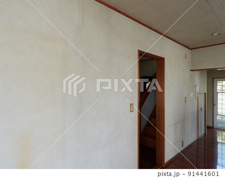リフォーム前の住宅 91441601