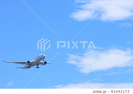 離陸する旅客機 上昇する旅客機 離陸する旅客機 上昇する旅客機 91442172