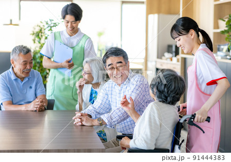 明るい介護イメージ 明るい介護イメージ 91444383